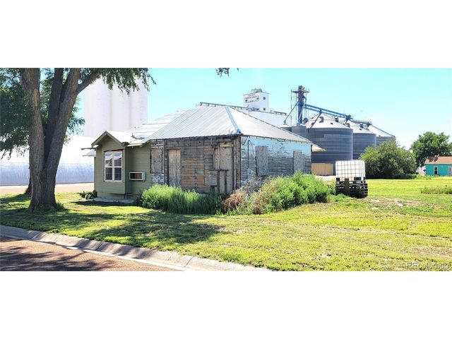 420 E 2nd St, Julesburg, CO 80737