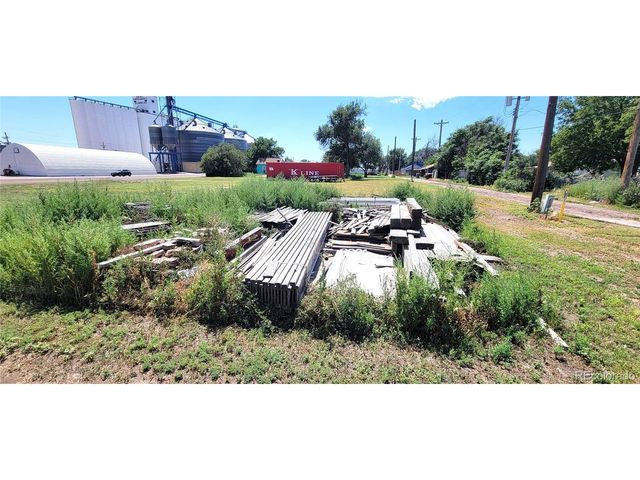 420 E 2nd St, Julesburg, CO 80737