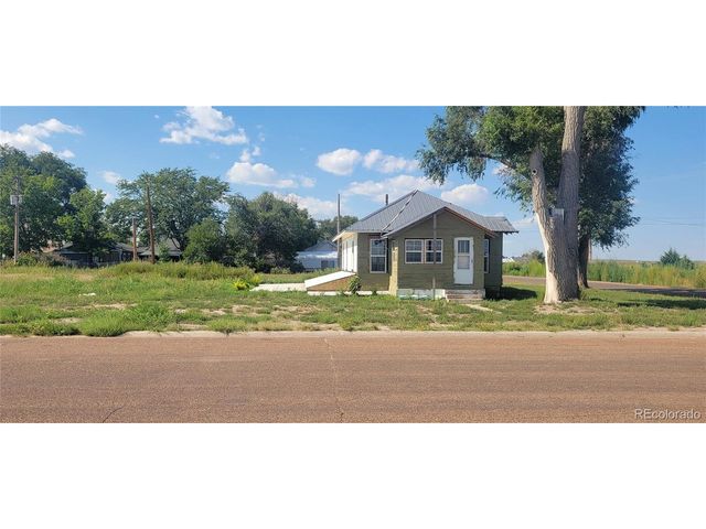 420 E 2nd St, Julesburg, CO 80737