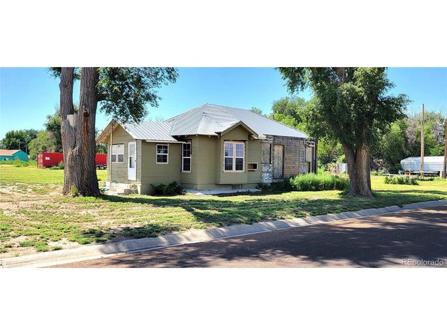 420 E 2nd St, Julesburg, CO 80737