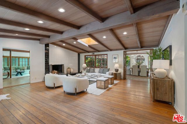 4835 Corbin Avenue, Tarzana, CA 91356