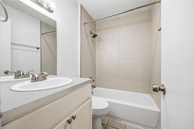2412 Burleson CT A, Austin, TX 78741