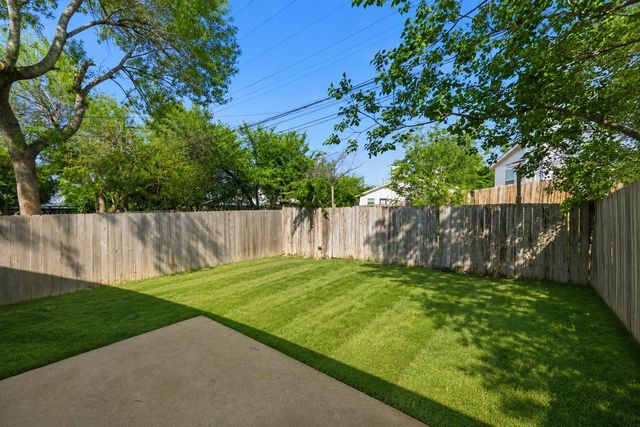 2412 Burleson CT A, Austin, TX 78741