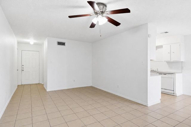 2412 Burleson CT A, Austin, TX 78741