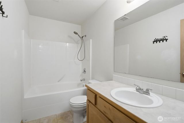 10807 Tucannon Court, Yelm, WA 98597