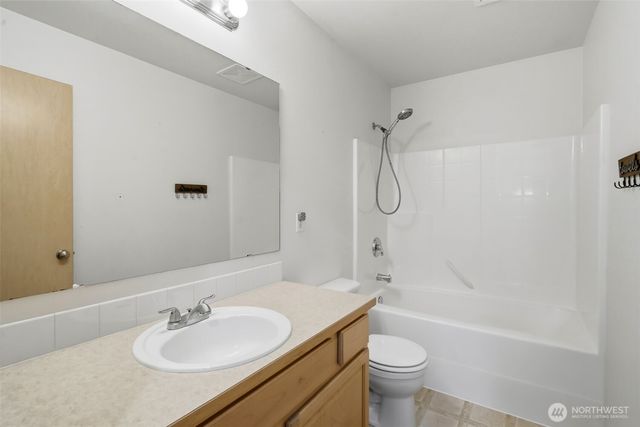 10807 Tucannon Court, Yelm, WA 98597