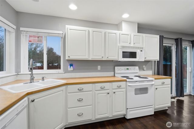 10807 Tucannon Court, Yelm, WA 98597