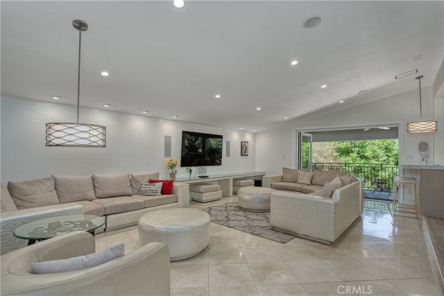 4760 Corbin Avenue, Tarzana, CA 91356