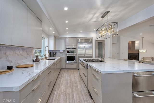 4760 Corbin Avenue, Tarzana, CA 91356