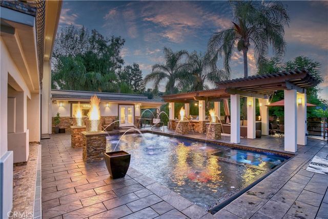 4760 Corbin Avenue, Tarzana, CA 91356