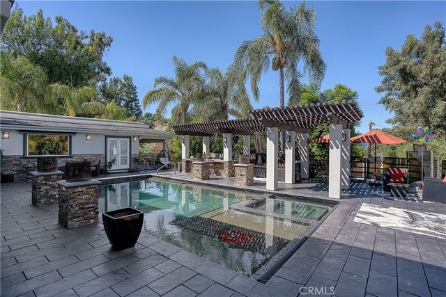 4760 Corbin Avenue, Tarzana, CA 91356