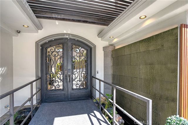 4760 Corbin Avenue, Tarzana, CA 91356