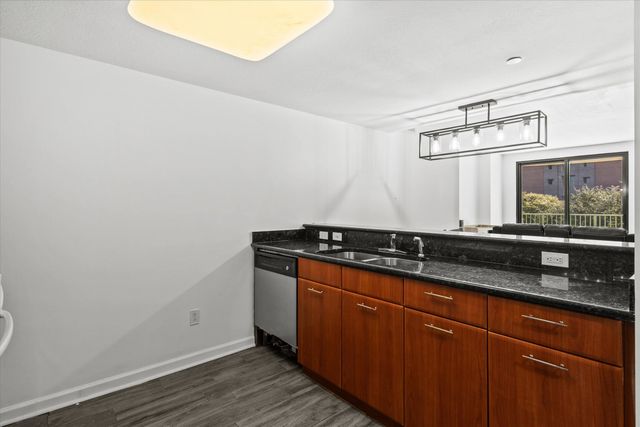 300 S Duval St Unit 602, Tallahassee, FL 32301