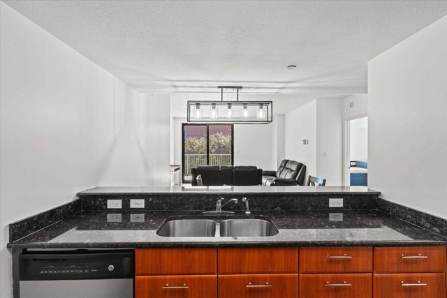 300 S Duval St Unit 602, Tallahassee, FL 32301