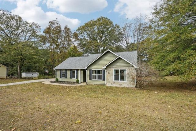 296 Mcintosh Trail, Sharpsburg, GA 30277