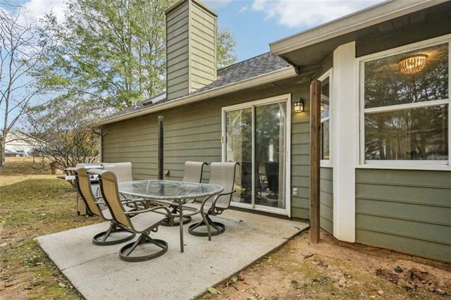 296 Mcintosh Trail, Sharpsburg, GA 30277