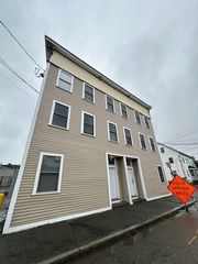 126 Felton St 2, Waltham, MA 02453