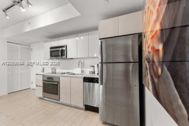 2602 E Hallandale Beach Boulevard R2107, Hallandale Beach, FL 33009