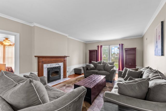 2735 Scott Street, Davenport, IA 50803