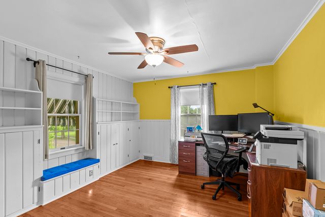 2735 Scott Street, Davenport, IA 50803