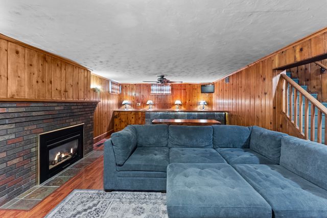 2735 Scott Street, Davenport, IA 50803