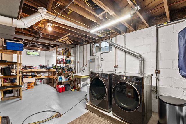 2735 Scott Street, Davenport, IA 50803