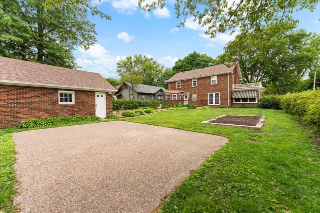 2735 Scott Street, Davenport, IA 50803