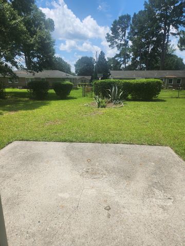 7715 Ovaldale Drive, North Charleston, SC 29418