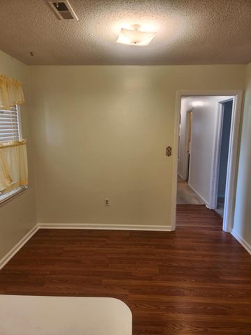 7715 Ovaldale Drive, North Charleston, SC 29418