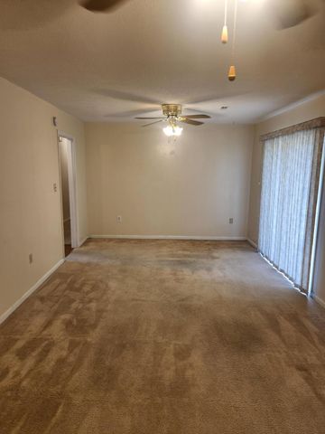 7715 Ovaldale Drive, North Charleston, SC 29418