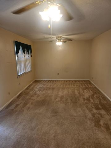 7715 Ovaldale Drive, North Charleston, SC 29418