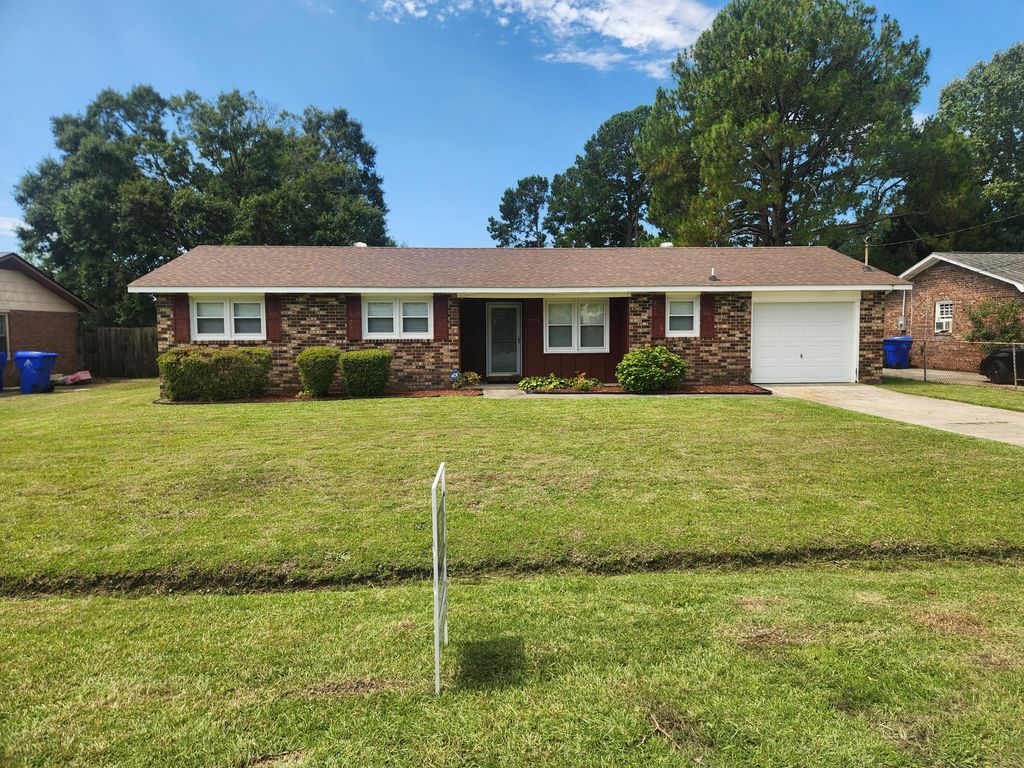 7715 Ovaldale Drive, North Charleston, SC 29418