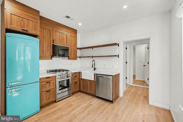 3033 BARCLAY ST, Baltimore, MD 21218