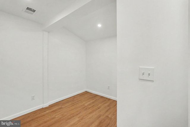3033 BARCLAY ST, Baltimore, MD 21218