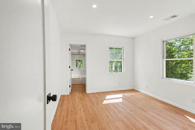 3033 BARCLAY ST, Baltimore, MD 21218