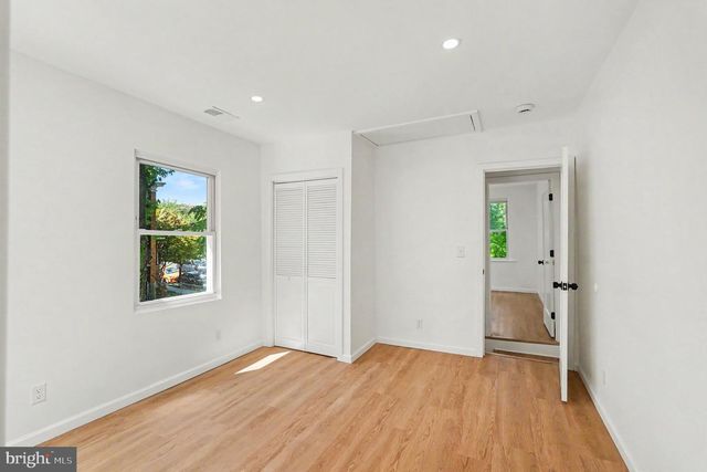 3033 BARCLAY ST, Baltimore, MD 21218