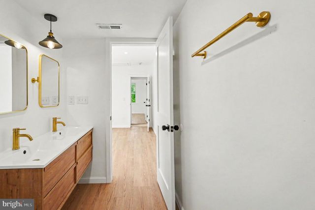 3033 BARCLAY ST, Baltimore, MD 21218