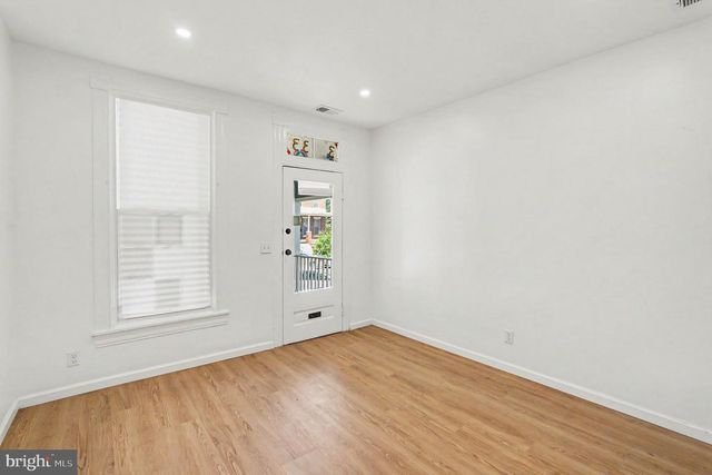 3033 BARCLAY ST, Baltimore, MD 21218