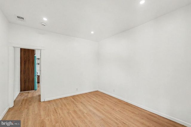 3033 BARCLAY ST, Baltimore, MD 21218