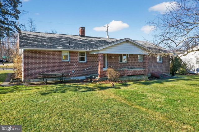 321 LINDBERGH AVE, Blandon, PA 19510