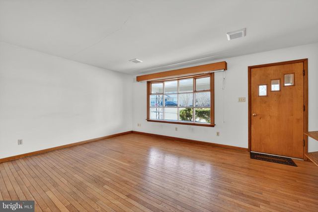 321 LINDBERGH AVE, Blandon, PA 19510