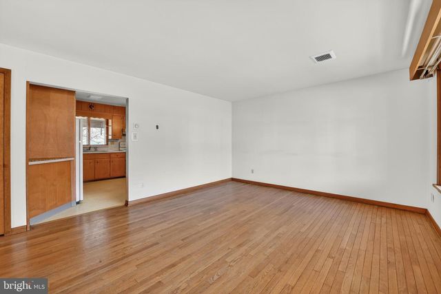 321 LINDBERGH AVE, Blandon, PA 19510