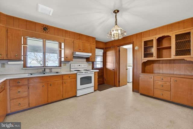 321 LINDBERGH AVE, Blandon, PA 19510