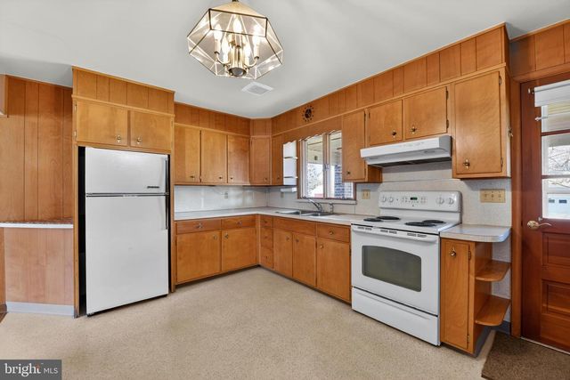 321 LINDBERGH AVE, Blandon, PA 19510