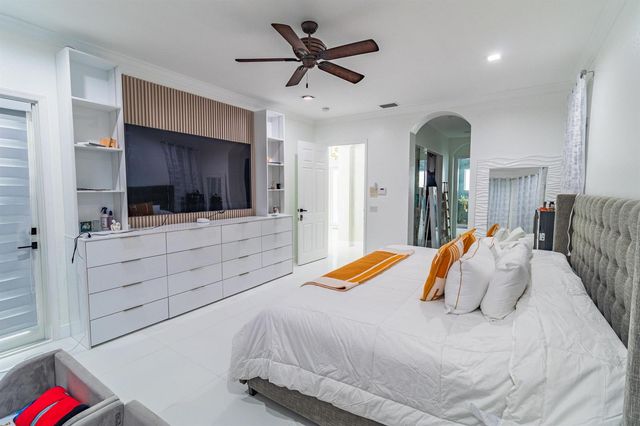 11804 Osprey Pointe Circle, Wellington, FL 33449