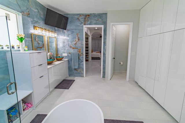 11804 Osprey Pointe Circle, Wellington, FL 33449