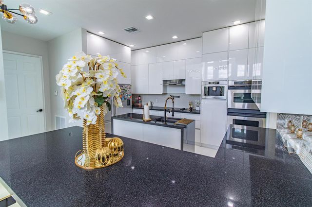 11804 Osprey Pointe Circle, Wellington, FL 33449