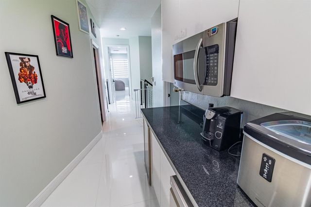 11804 Osprey Pointe Circle, Wellington, FL 33449