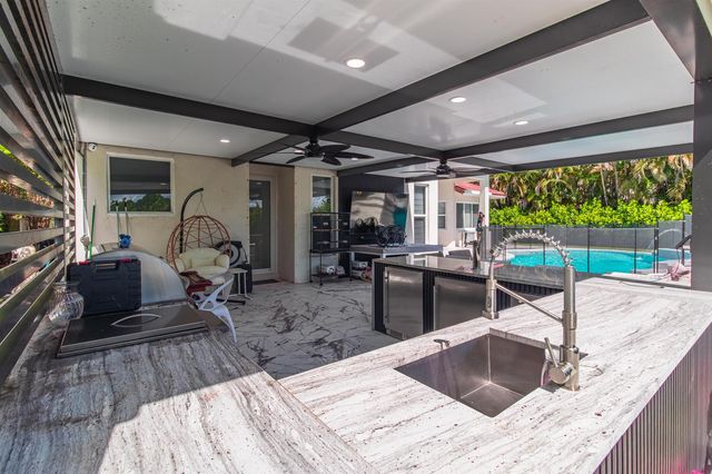 11804 Osprey Pointe Circle, Wellington, FL 33449