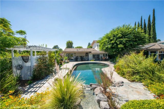 12546 Middlecoff Place, Granada Hills, CA 91344